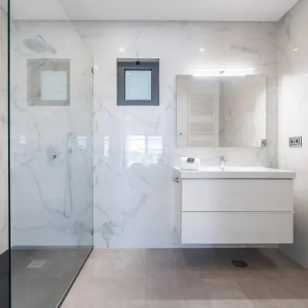 Stylish Algarve Retreat- Priv Pool & Nearby *