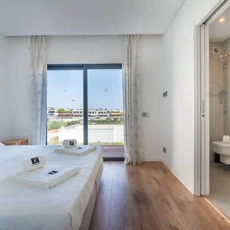 Stylish Algarve Retreat- Priv Pool & Nearby * Quarteira