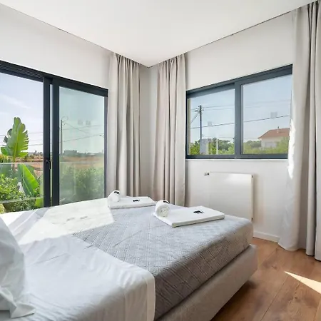 Stylish Algarve Retreat- Priv. Pool & Nearby *