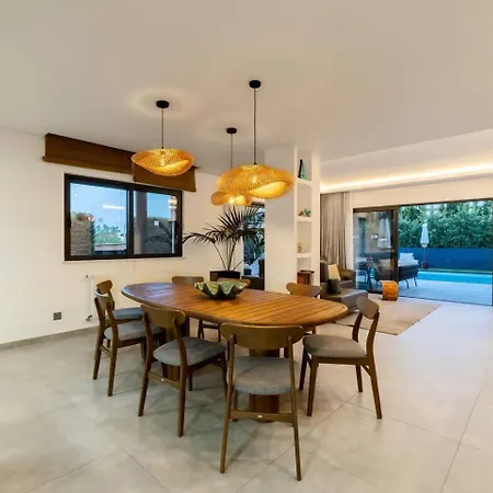 Stylish Algarve Retreat- Priv. Pool & Nearby *
