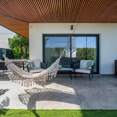 Stylish Algarve Retreat- Priv Pool & Nearby *