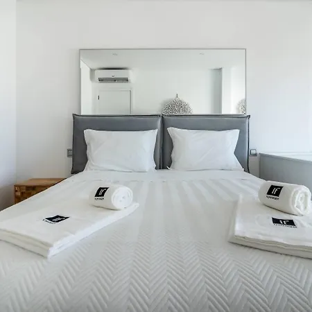 Villa Stylish Algarve Retreat- Priv. Pool & Nearby Quarteira