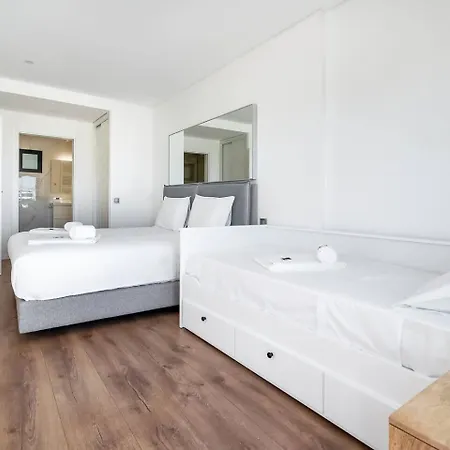 Stylish Algarve Retreat- Priv. Pool & Nearby * Quarteira