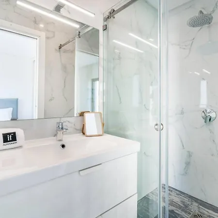 Stylish Algarve Retreat- Priv. Pool & Nearby