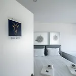 Stylish Algarve Retreat- Priv. Pool & Nearby Quarteira