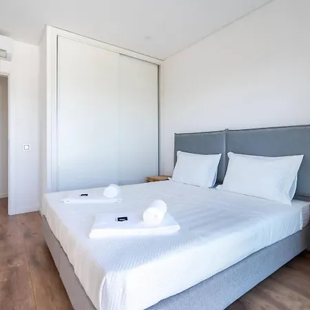 Stylish Algarve Retreat- Priv. Pool & Nearby וילה *